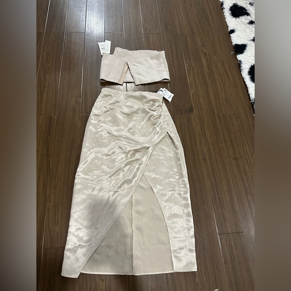 Zara satin effect cream skirt and corset top - Picture 8 of 9
